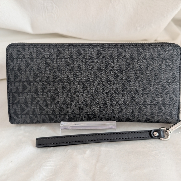 Michael Kors Black Monogram Wristlet Wallet NWT Silver Hardware - Picture 2 of 7